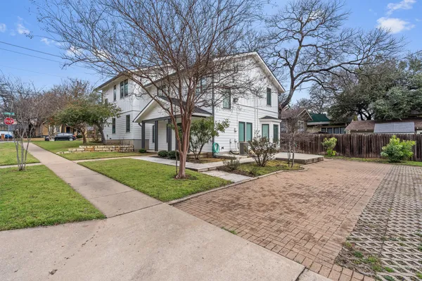 $3,600 | 201 East 35th Street, Unit B, Austin, TX 78705