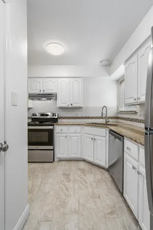 $3,600 | 201 East 35th Street, Unit B, Austin, TX 78705