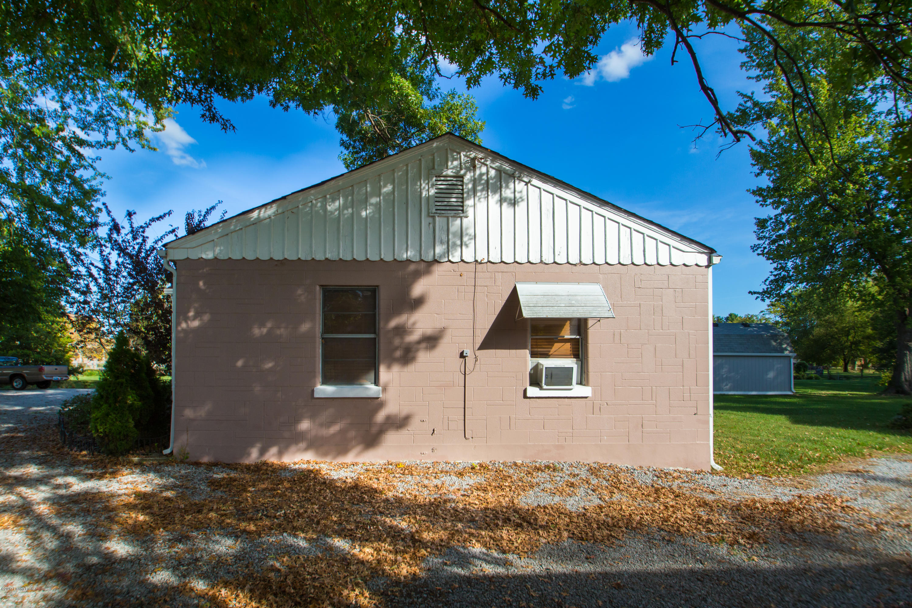 8916 Ferndale Road Louisville, KY 40291 - Photo 28 of 40 8916_Ferndale_Rd-5