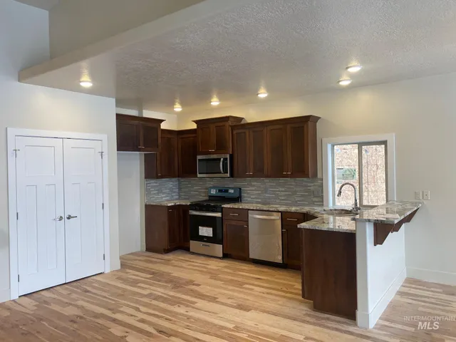 $374,900 | 2504 East Hidden Creek Street, Nampa, ID 83687