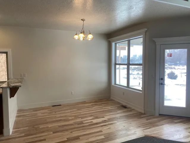 $374,900 | 2504 East Hidden Creek Street, Nampa, ID 83687