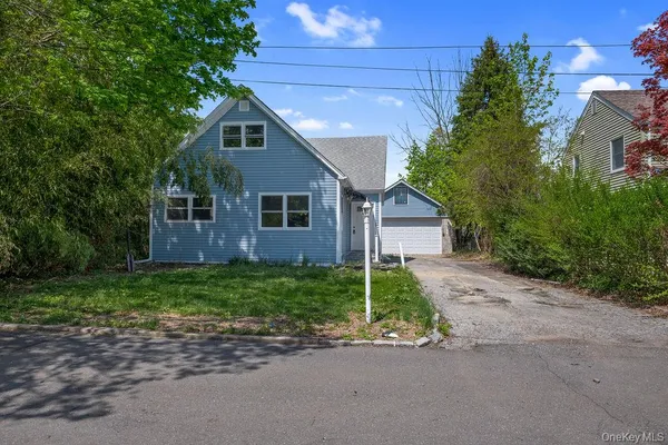 $850,000 | 16 1st Street, Glenwood Landing, NY 11547