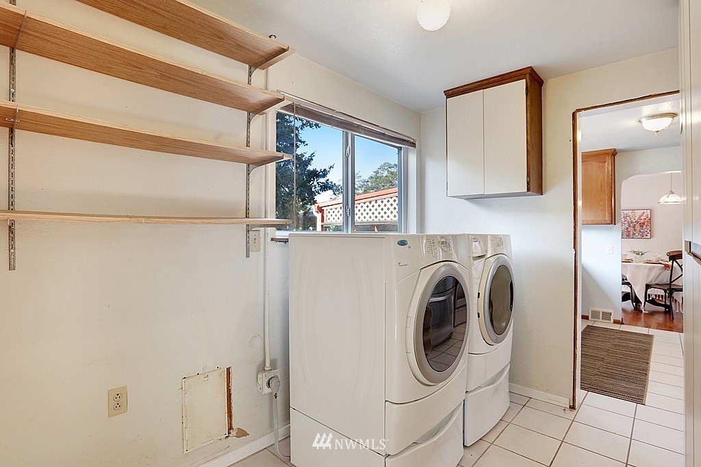 5511 Fairlawn Road Southwest Tacoma, WA 98499 - Photo 15 of 19 Gallery Image 15