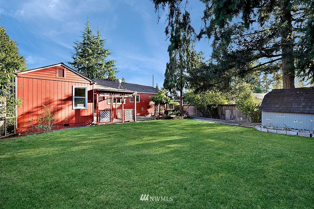 5511 Fairlawn Road Southwest Tacoma, WA 98499 - Photo 18 of 19 Gallery Image 18