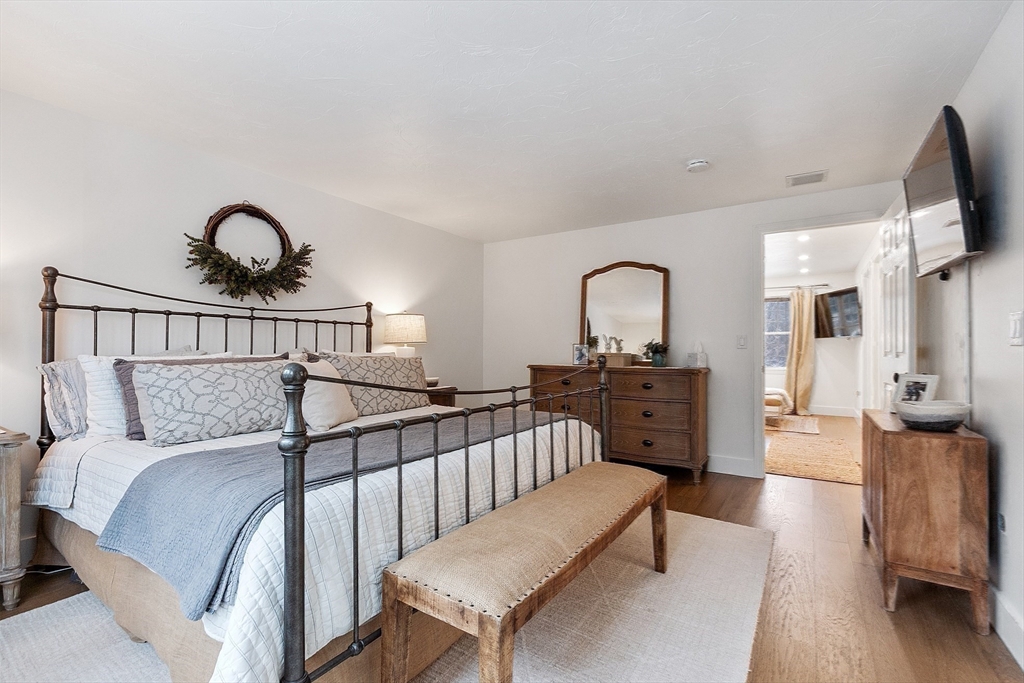 610 Ridgefield Circle, Unit B Clinton, MA 01510 - Photo 17 of 36