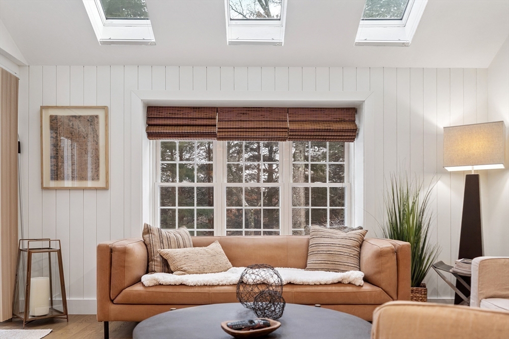 610 Ridgefield Circle, Unit B Clinton, MA 01510 - Photo 5 of 36