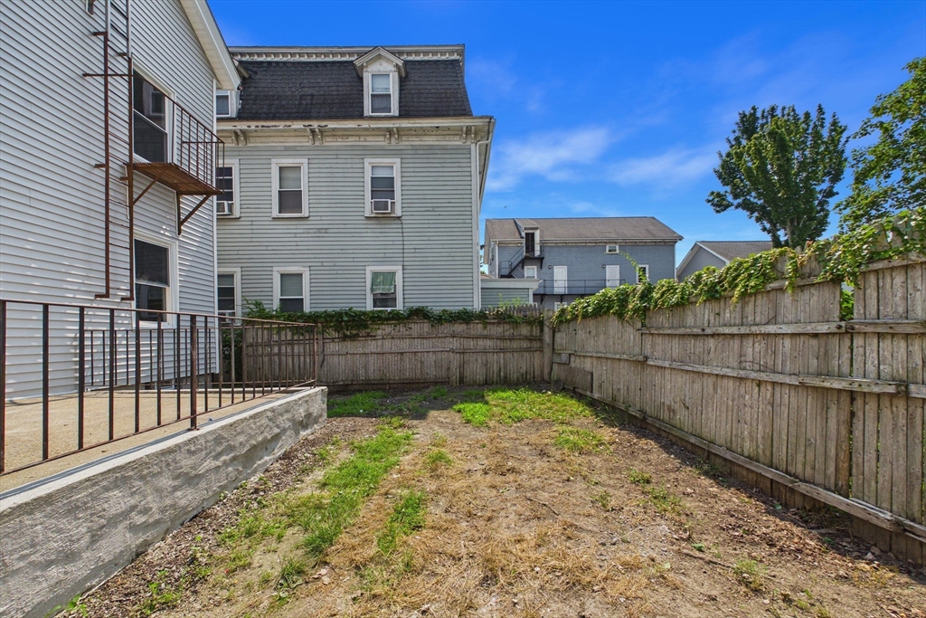 201 Wade Street Fall River, MA 02721 - Photo 34 of 38