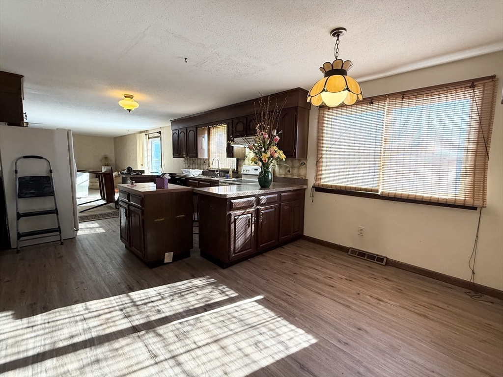 38 High Meadow Road Agawam, MA 01030 - Photo 6 of 33 Gallery Image 6