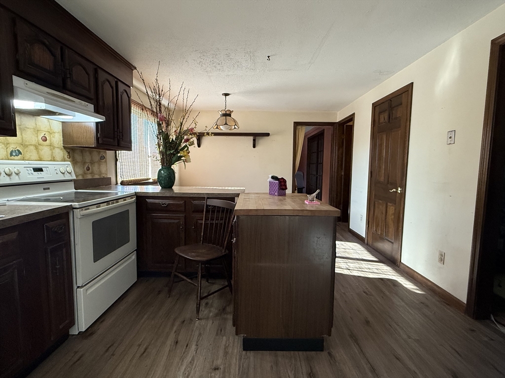 38 High Meadow Road Agawam, MA 01030 - Photo 8 of 33 Gallery Image 8