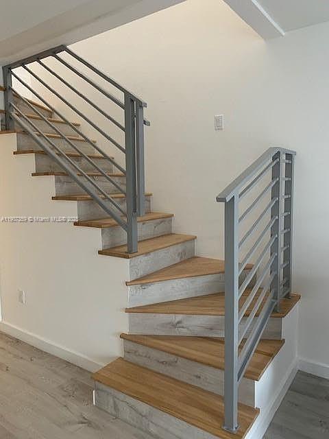 881 Ocean Drive, Unit TH11 Key Biscayne, FL 33149 - Photo 4 of 22 a view of entryway