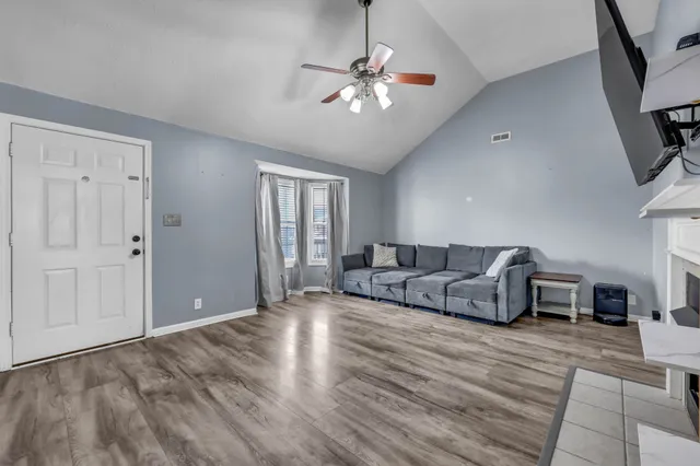 $330,000 | 1373 Ambleside Drive, Clarksville, TN 37040