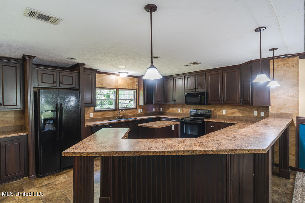 18001 John Cumbest Road Moss Point, MS 39562 - Photo 27 of 77 DSC05041-HDR-2