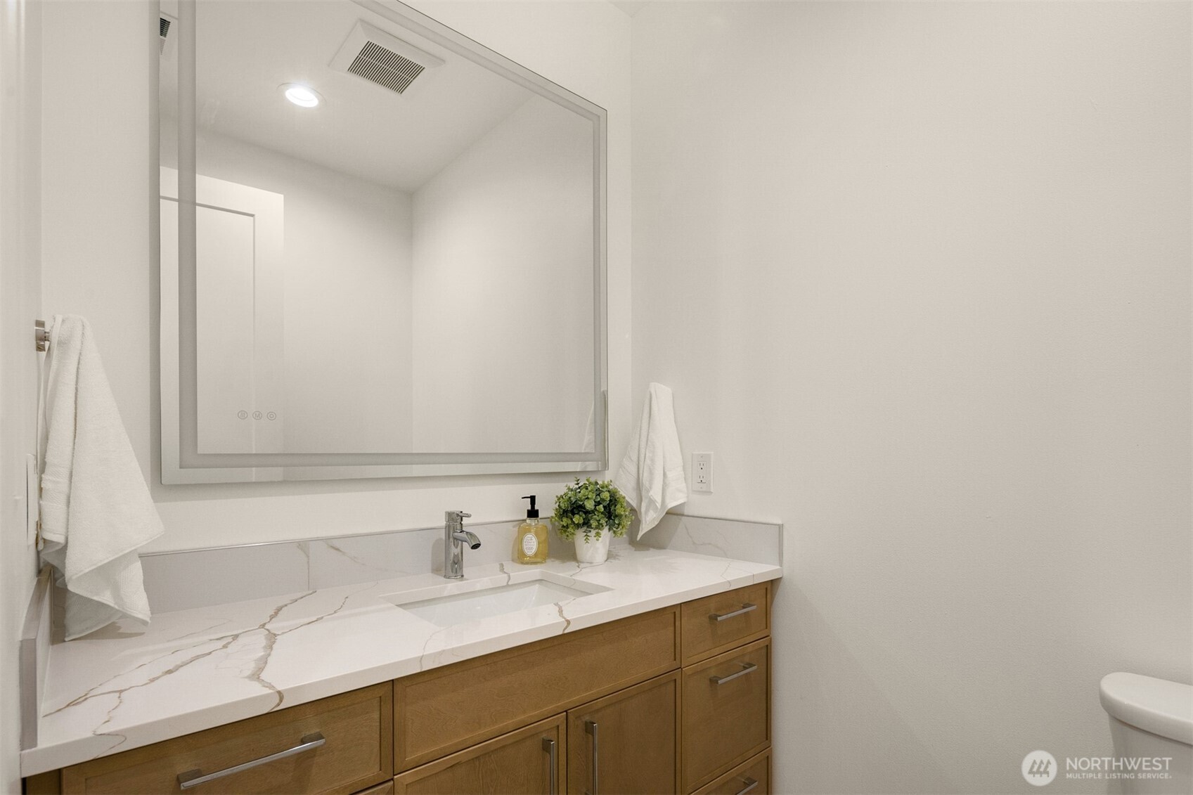 33214 33rd Avenue Southwest Federal Way, WA 98023 - Photo 6 of 40