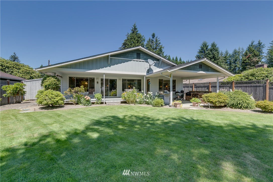 1118 Dyer Road Sultan, WA 98294 - Photo 27 of 40 a front view of a house with garden
