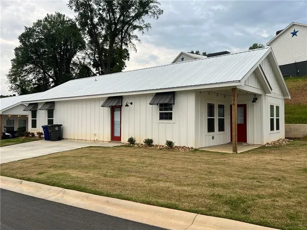 $1,895 | 536 Liberty Pk Drive, Gainesville, GA 30501