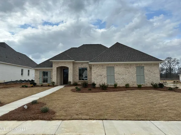 $334,000 | 417 Aurora Circle, Canton, MS 39046