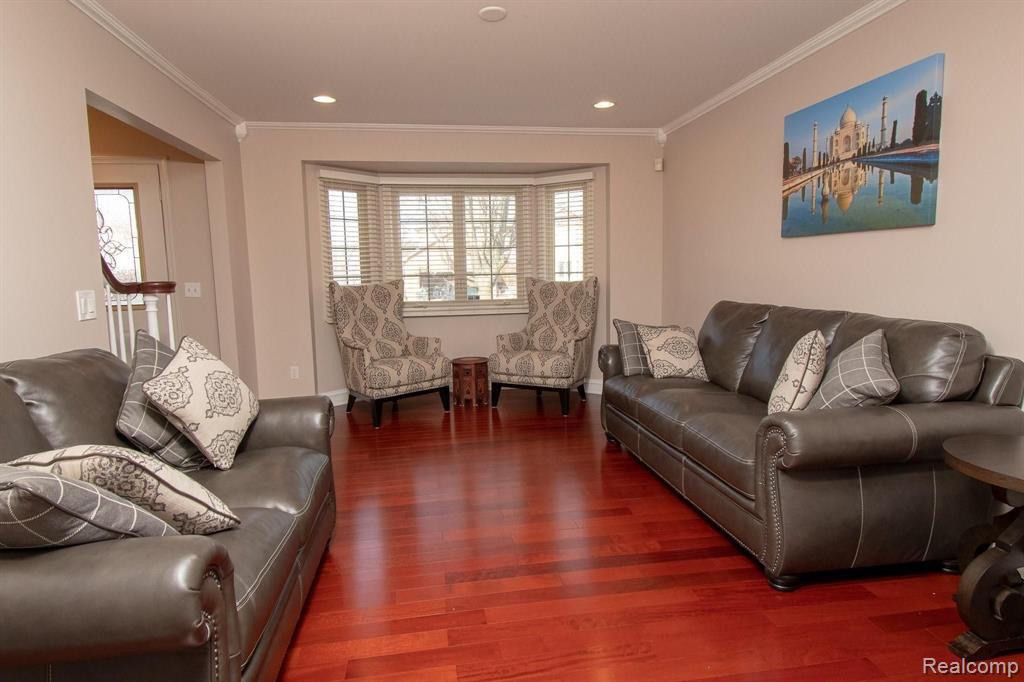 222 Windrift Rochester Hills, MI 48307 - Photo 8 of 47 Gallery Image 8
