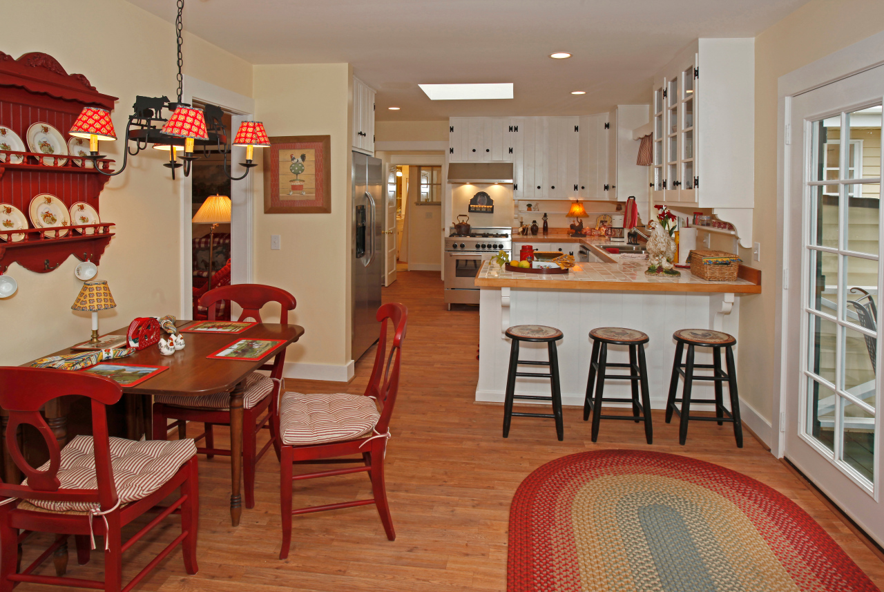 3859 Fairfax Road Santa Barbara, CA 93110 - Photo 10 of 14 Dining Area & Kitchen