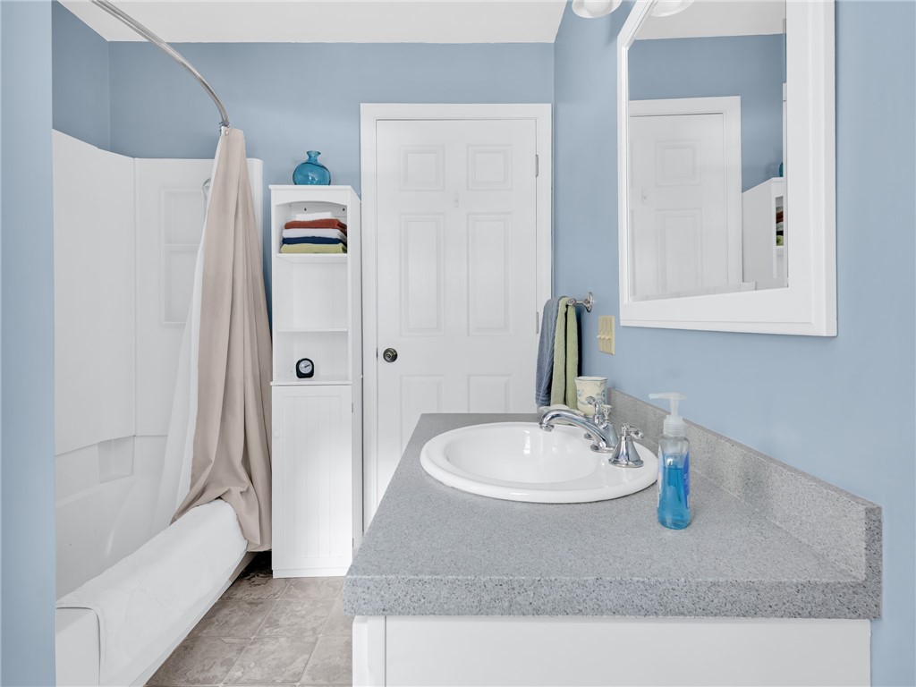 5605 Flat River Road Coventry, RI 02827 - Photo 26 of 43 Upper level full bath