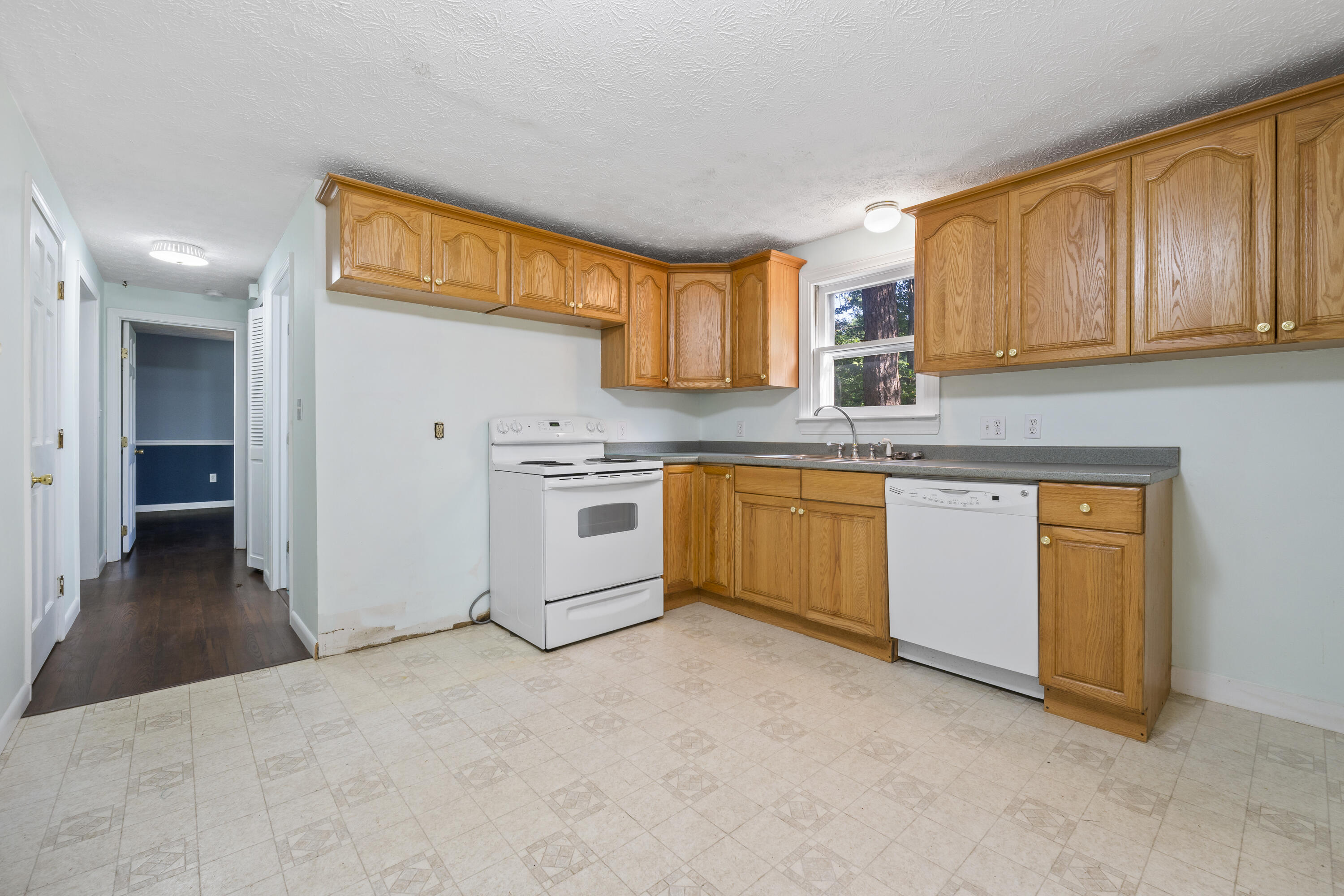 81 Orchard Road Wells, ME 04090 - Photo 8 of 30 81 Orchard Rd_110