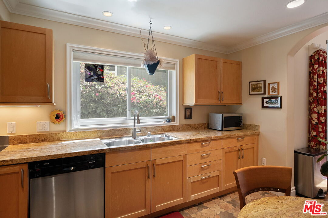 846 21st Street, Unit 4 Santa Monica, CA 90403 - Photo 17 of 30