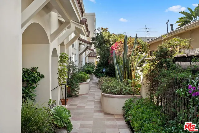 $2,495,000 | 846 21st Street, Unit 4, Santa Monica, CA 90403