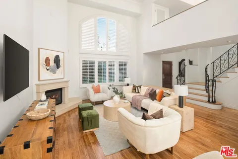 $2,395,000 | 846 21st Street, Unit 4, Santa Monica, CA 90403