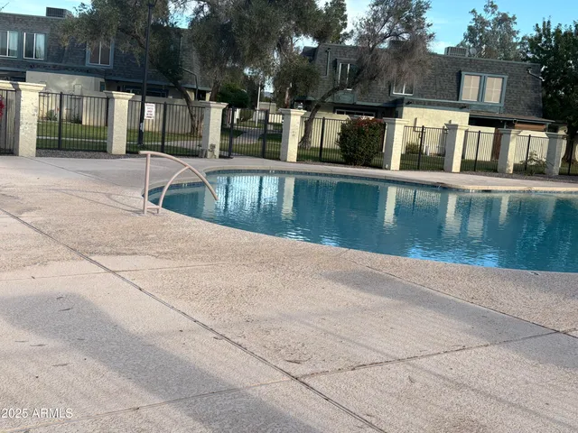 $249,900 | 3203 West Loma Lane, Unit 5, Phoenix, AZ 85051