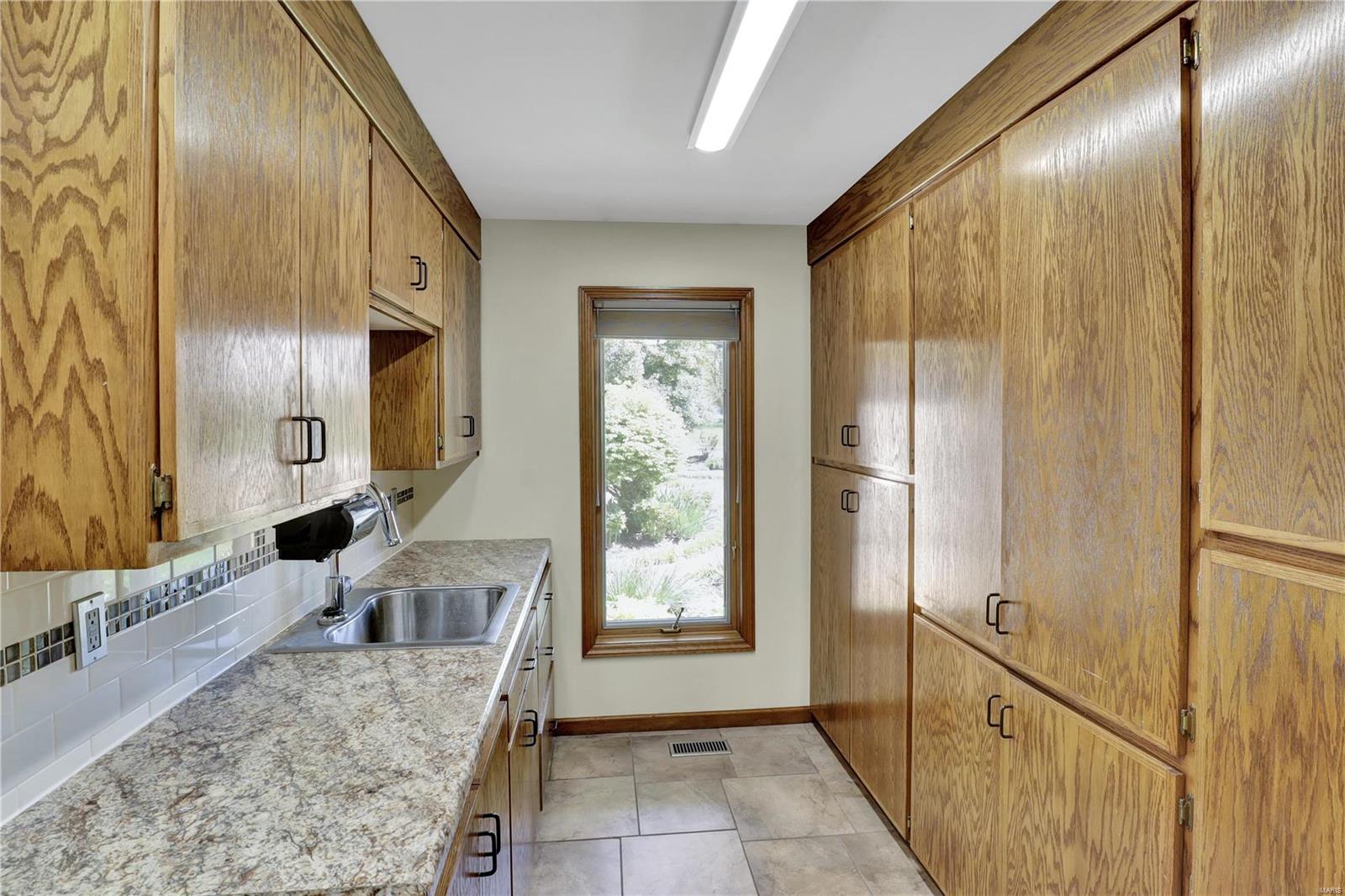 12455 West Watson Road Sunset Hills, MO 63127 - Photo 13 of 41 Gallery Image 13