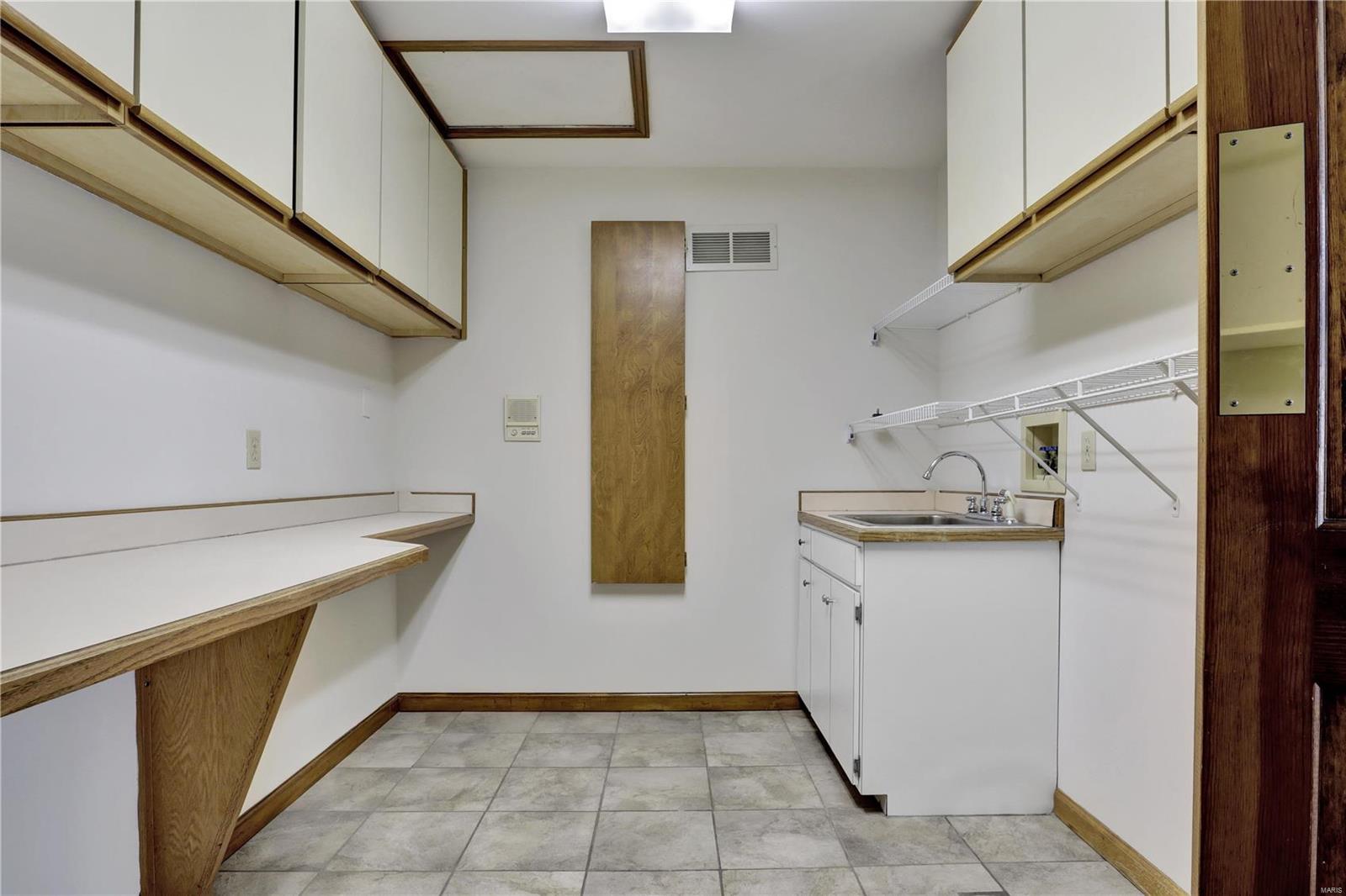 12455 West Watson Road Sunset Hills, MO 63127 - Photo 31 of 41 Gallery Image 31