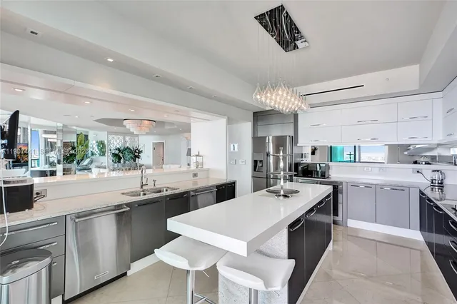 $4,350,000 | 900 Biscayne Boulevard, Unit 6107, Miami, FL 33132