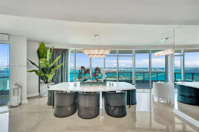 $4,350,000 | 900 Biscayne Boulevard, Unit 6107, Miami, FL 33132