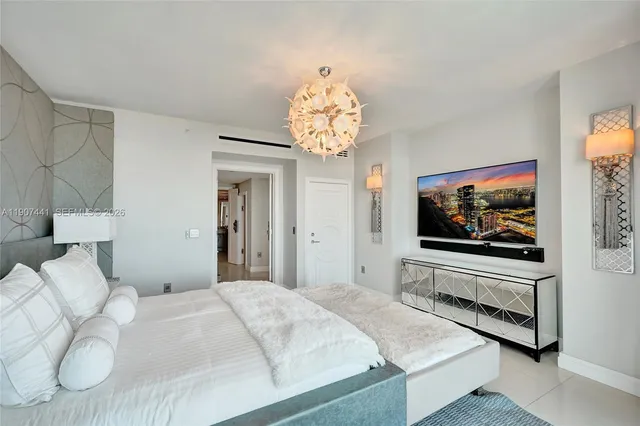 $4,350,000 | 900 Biscayne Boulevard, Unit 6107, Miami, FL 33132