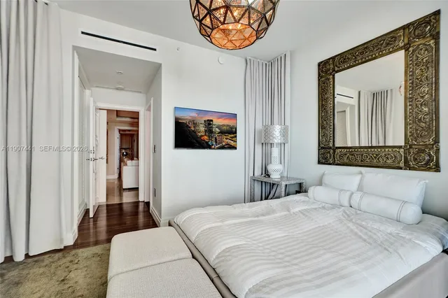 $4,350,000 | 900 Biscayne Boulevard, Unit 6107, Miami, FL 33132