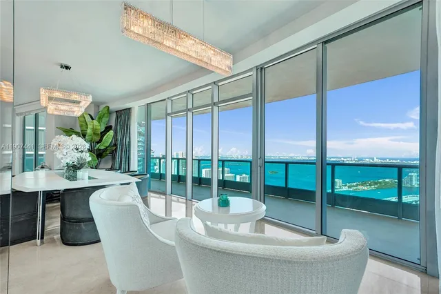 $4,350,000 | 900 Biscayne Boulevard, Unit 6107, Miami, FL 33132