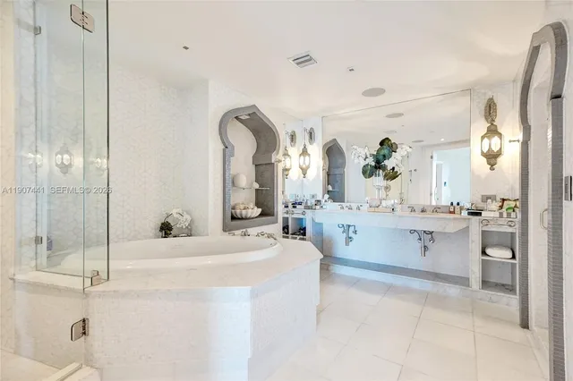 $4,350,000 | 900 Biscayne Boulevard, Unit 6107, Miami, FL 33132