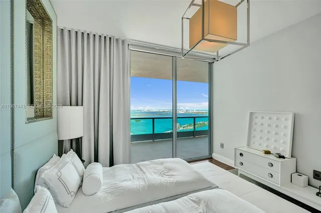 $4,350,000 | 900 Biscayne Boulevard, Unit 6107, Miami, FL 33132
