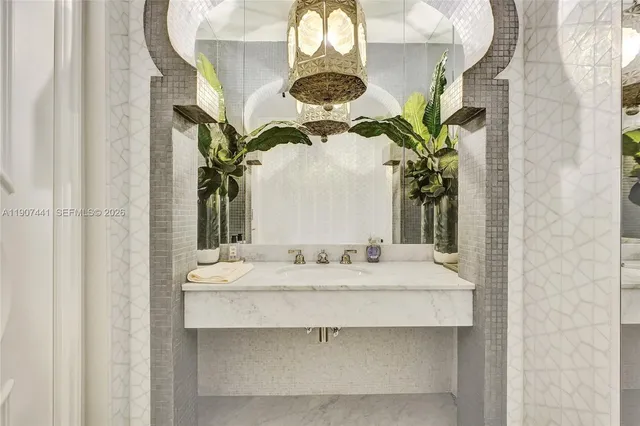 $4,350,000 | 900 Biscayne Boulevard, Unit 6107, Miami, FL 33132