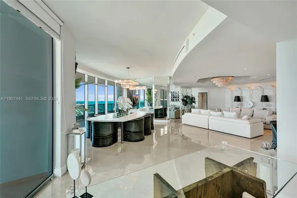 $4,350,000 | 900 Biscayne Boulevard, Unit 6107, Miami, FL 33132