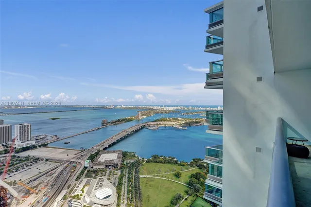 $4,350,000 | 900 Biscayne Boulevard, Unit 6107, Miami, FL 33132