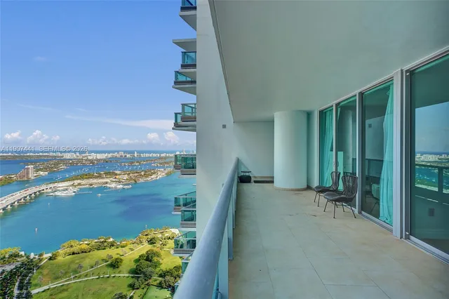 $4,350,000 | 900 Biscayne Boulevard, Unit 6107, Miami, FL 33132