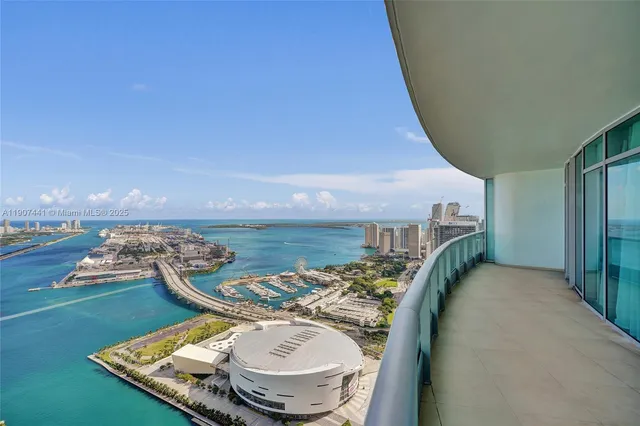 $4,350,000 | 900 Biscayne Boulevard, Unit 6107, Miami, FL 33132