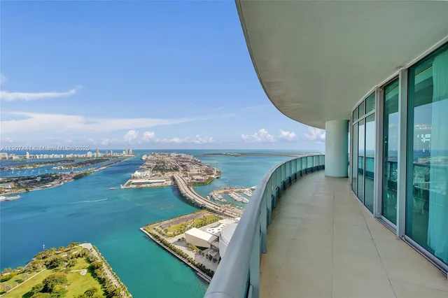 $4,350,000 | 900 Biscayne Boulevard, Unit 6107, Miami, FL 33132