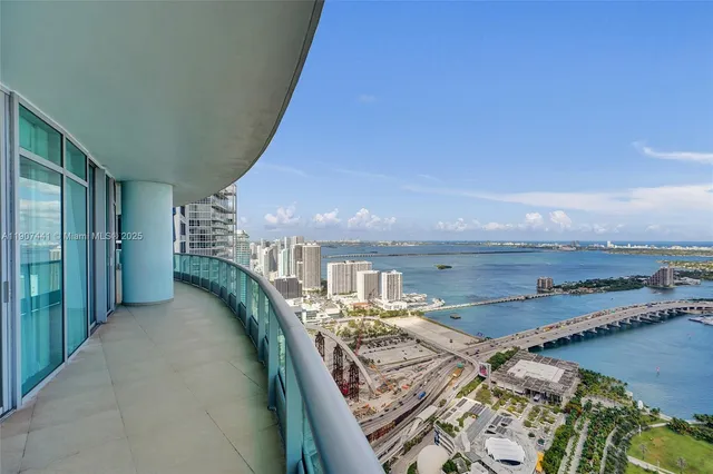 $4,350,000 | 900 Biscayne Boulevard, Unit 6107, Miami, FL 33132
