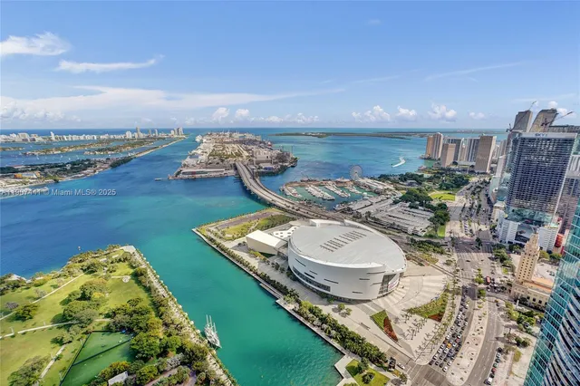 $4,350,000 | 900 Biscayne Boulevard, Unit 6107, Miami, FL 33132