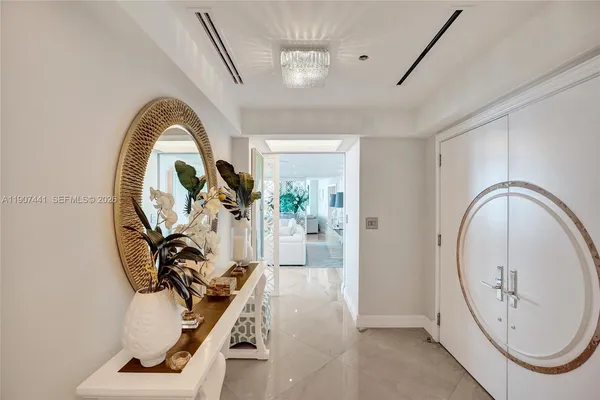 a view of front door with entryway