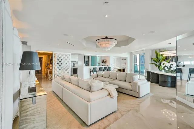 $4,350,000 | 900 Biscayne Boulevard, Unit 6107, Miami, FL 33132