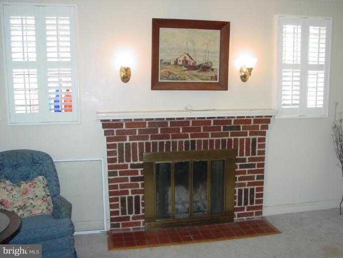 8333 Wyton Road Towson, MD 21286 - Photo 2 of 6 Living Room