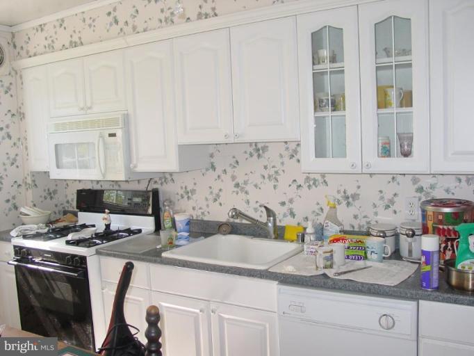 8333 Wyton Road Towson, MD 21286 - Photo 3 of 6 Kitchen