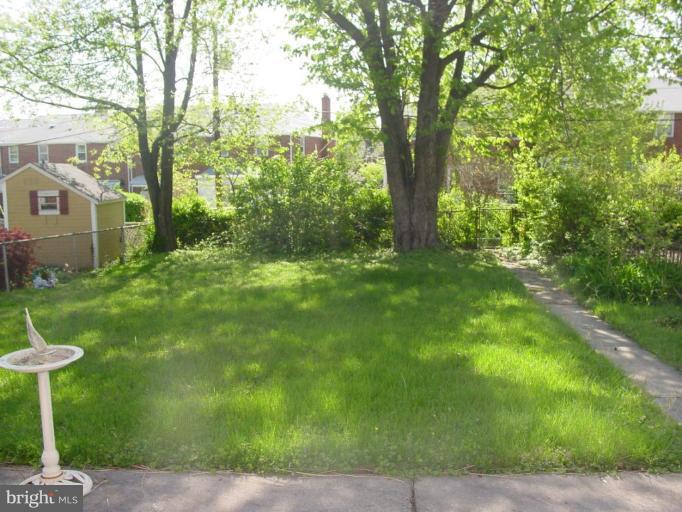 8333 Wyton Road Towson, MD 21286 - Photo 4 of 6 Back yard